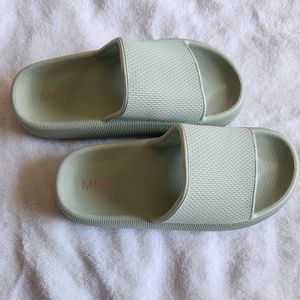 Never Worn MIA Lexa Woman Slide Sandals
